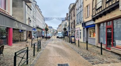 Retail property of 68 m² in Provins (77160)