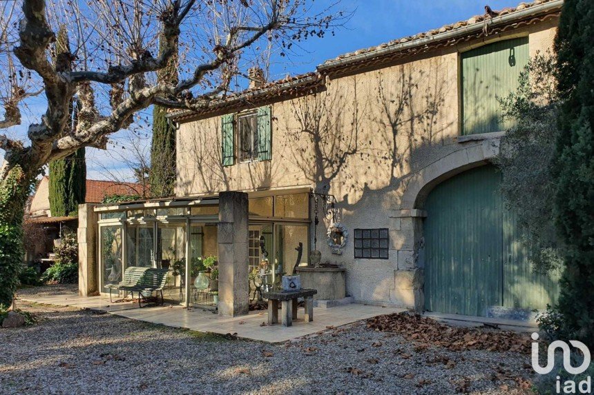 Maison 6 pièces de 140 m² à Mouriès (13890)