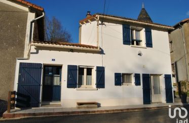 Country house 4 rooms of 133 m² in Pompaire (79200)