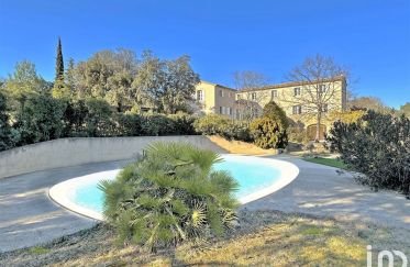 House 8 rooms of 257 m² in Uzès (30700)