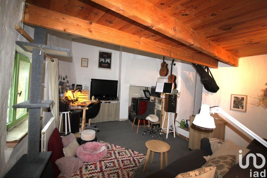 Village house 7 rooms of 153 m² in Les Pilles (26110)