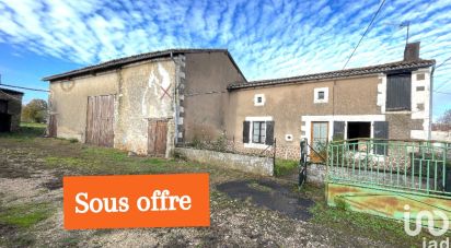 House 1 room of 54 m² in Saint-Macoux (86400)