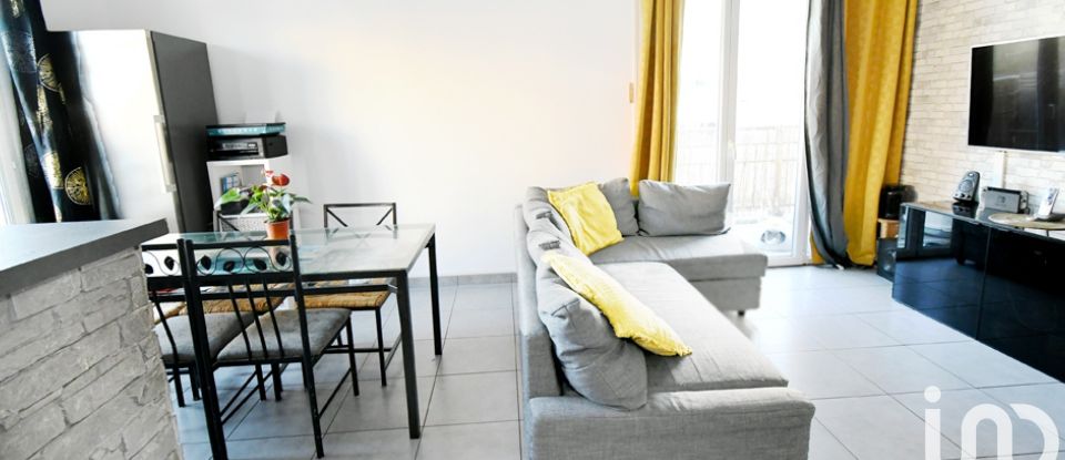Appartement 4 pièces de 70 m² à Corbeil-Essonnes (91100)