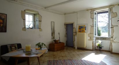 Maison 5 pièces de 312 m² à Courcôme (16240)