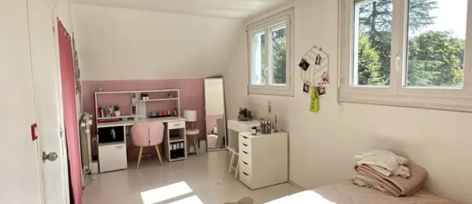 Maison 7 pièces de 148 m² à Lésigny (77150)