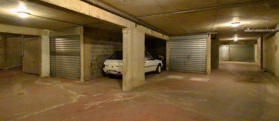 Parking/garage/box de 11 m² à Paris (75020)