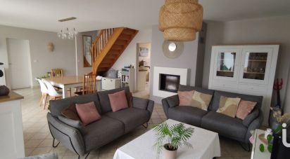 House 6 rooms of 140 m² in Pont-Saint-Martin (44860)
