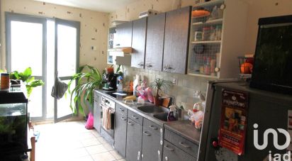 Apartment 2 rooms of 49 m² in Les Ulis (91940)