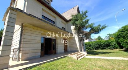 House 8 rooms of 250 m² in Ormesson-sur-Marne (94490)