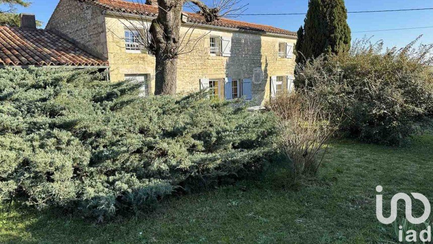 Country house 6 rooms of 158 m² in Xanton-Chassenon (85240)