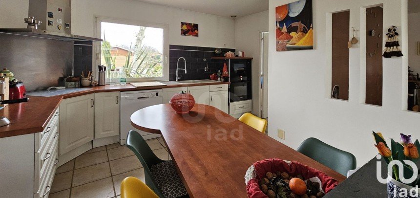 House 6 rooms of 128 m² in Biscarrosse (40600)