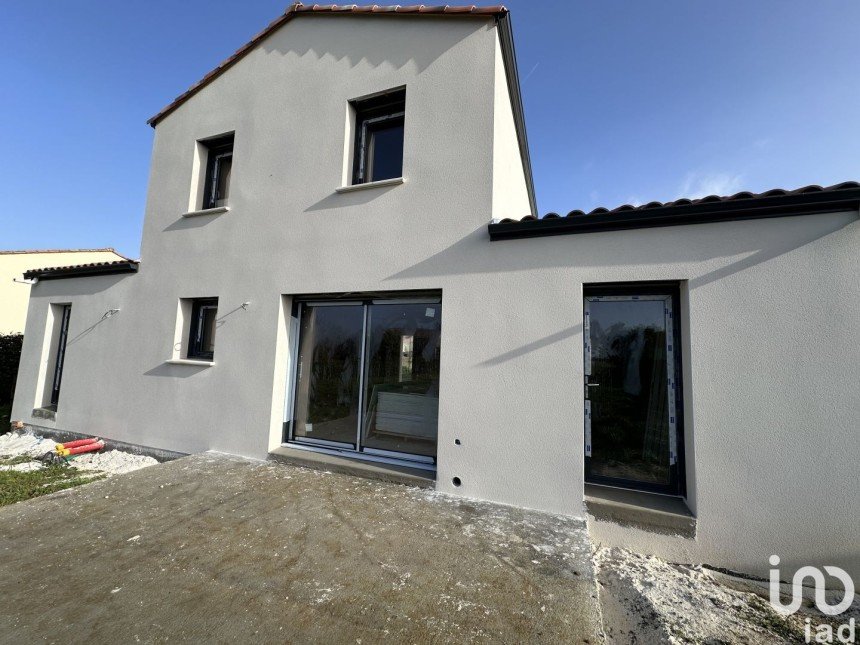 House 7 rooms of 94 m² in Talmont-Saint-Hilaire (85440)