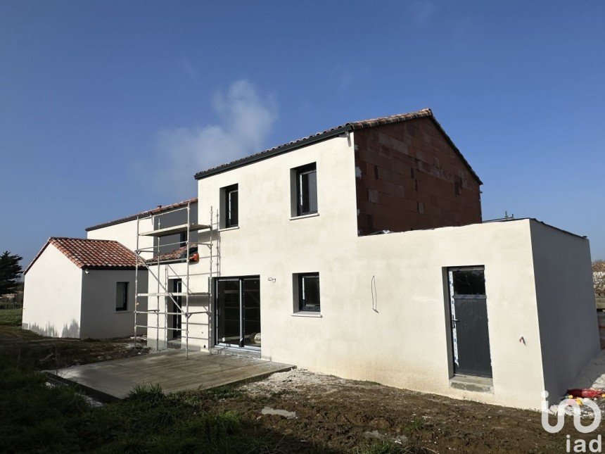Maison 7 pièces de 94 m² à Talmont-Saint-Hilaire (85440)