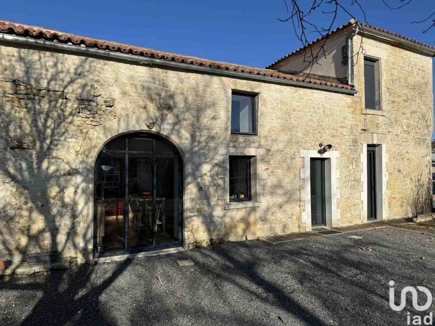 House 5 rooms of 107 m² in Pissotte (85200)