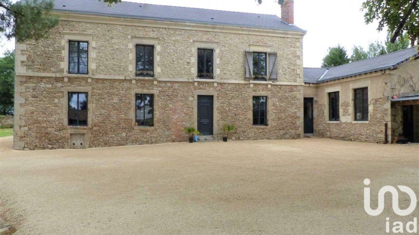 Mansion 10 rooms of 340 m² in La Chapelle-Bertrand (79200)