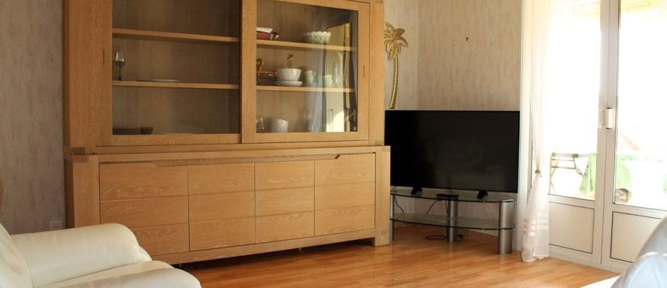 Apartment 2 rooms of 47 m² in Gréoux-les-Bains (04800)
