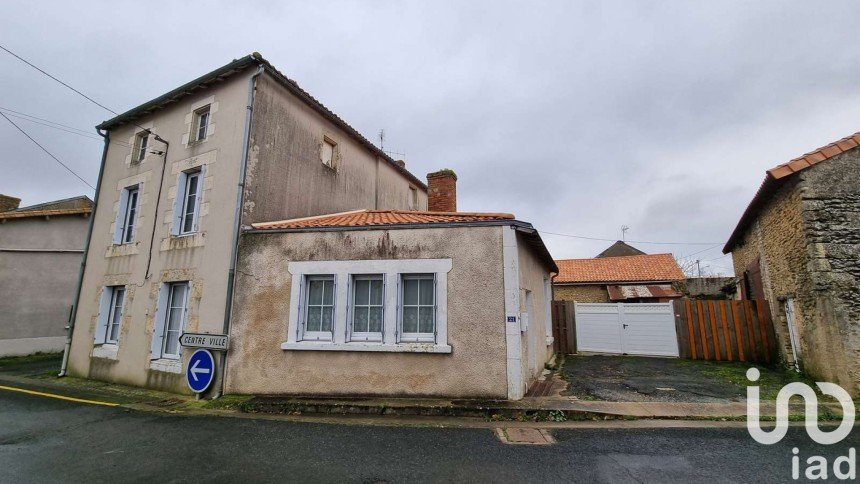 Village house 5 rooms of 136 m² in Thénezay (79390)