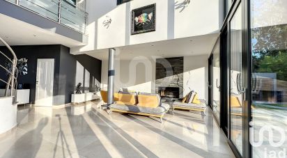 Architect house 9 rooms of 250 m² in Chessy (77700)