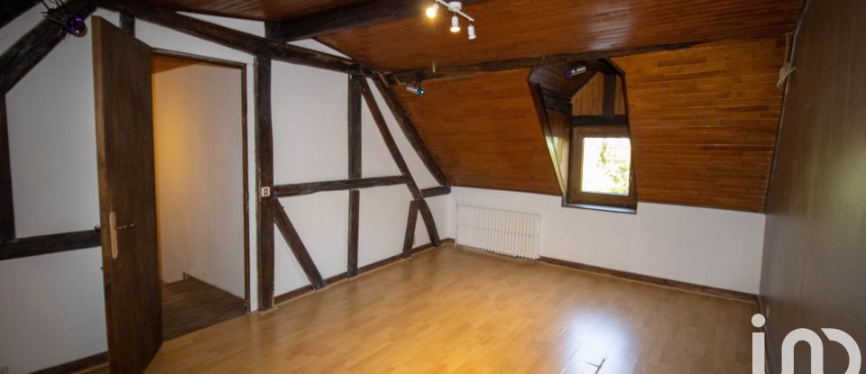 Maison traditionnelle 7 pièces de 160 m² à Fontenay-sur-Loing (45210)