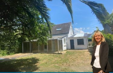 House 5 rooms of 75 m² in Port-Louis (56290)