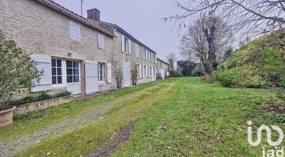 House 7 rooms of 210 m² in Saint-Mard (17700)