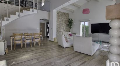 Maison 6 pièces de 220 m² à Sanary-sur-Mer (83110)