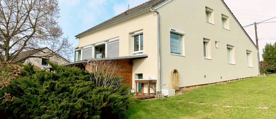 House 8 rooms of 196 m² in - (89120)