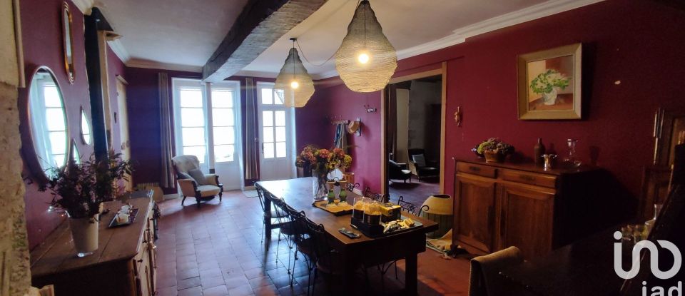 Maison 8 pièces de 190 m² à Le Montet (03240)