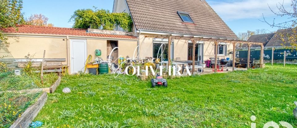 Traditional house 7 rooms of 130 m² in Bouffémont (95570)