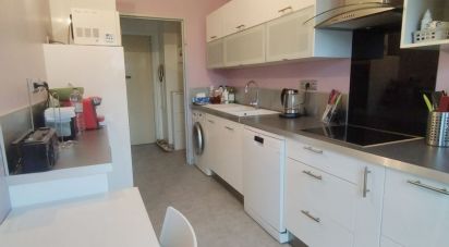 Appartement 3 pièces de 71 m² à Les Ulis (91940)
