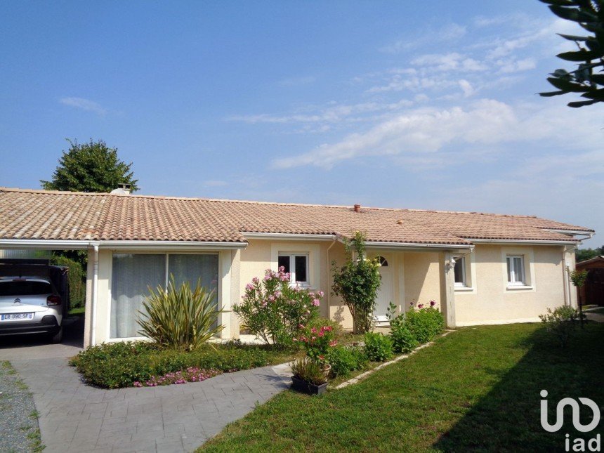 Maison 5 pièces de 132 m² à Ambarès-et-Lagrave (33440)