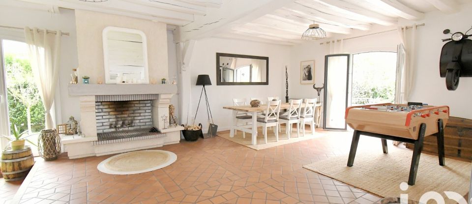 Maison traditionnelle 7 pièces de 214 m² à Saint-Fargeau-Ponthierry (77310)