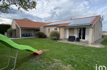 House 7 rooms of 134 m² in Saint-Maurice-en-Gourgois (42240)