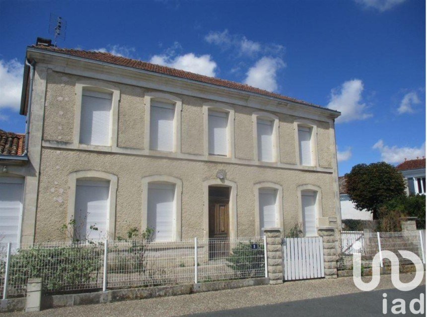 Traditional house 7 rooms of 221 m² in - (17700)