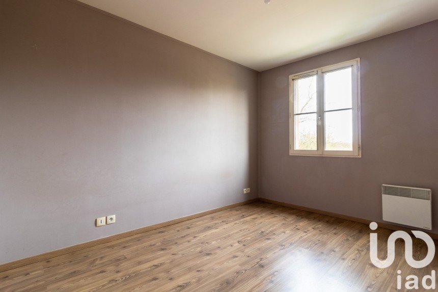 Appartement 2 pièces de 45 m² à Guignes (77390)
