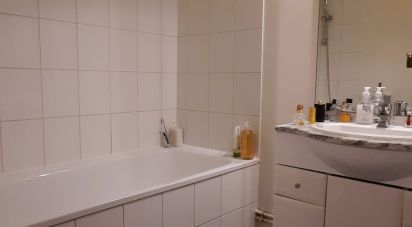 Apartment 2 rooms of 61 m² in Montmorency (95160)