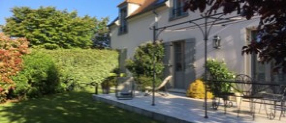 Maison traditionnelle 7 pièces de 194 m² à Magny-le-Hongre (77700)
