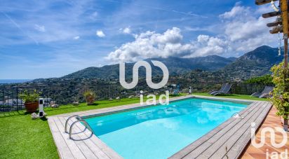 House 7 rooms of 167 m² in Menton (06500)
