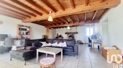 House 5 rooms of 158 m² in Saint-Jean-d'Angély (17400)