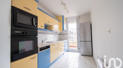 Apartment 3 rooms of 68 m² in Châtillon (92320)