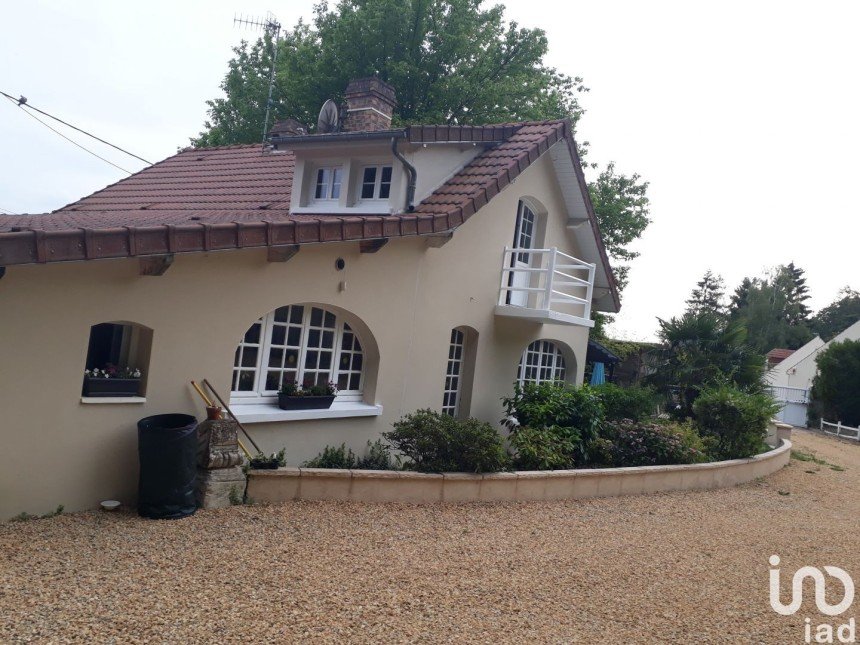 Maison traditionnelle 10 pièces de 194 m² à Berneuil-sur-Aisne (60350)