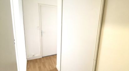 Apartment 3 rooms of 63 m² in Les Ulis (91940)