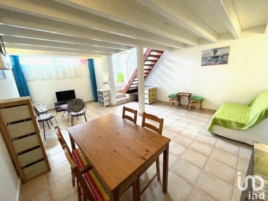 Appartement 2 pièces de 65 m² à Sanary-sur-Mer (83110)