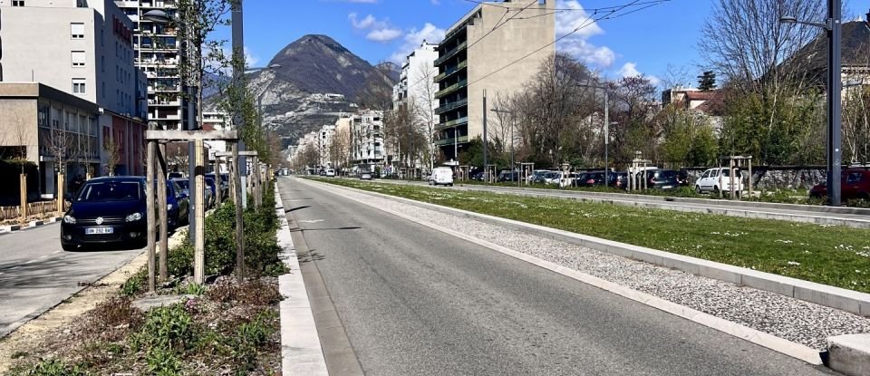 Appartement 3 pièces de 70 m² à Grenoble (38100)