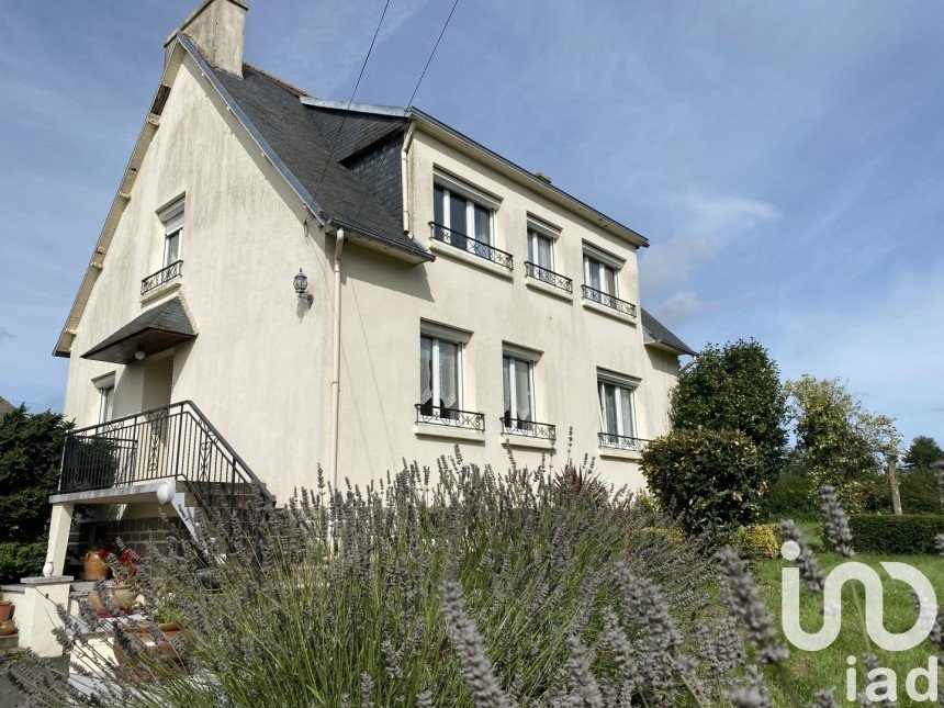 Maison 7 pièces de 120 m² à Carhaix-Plouguer (29270)
