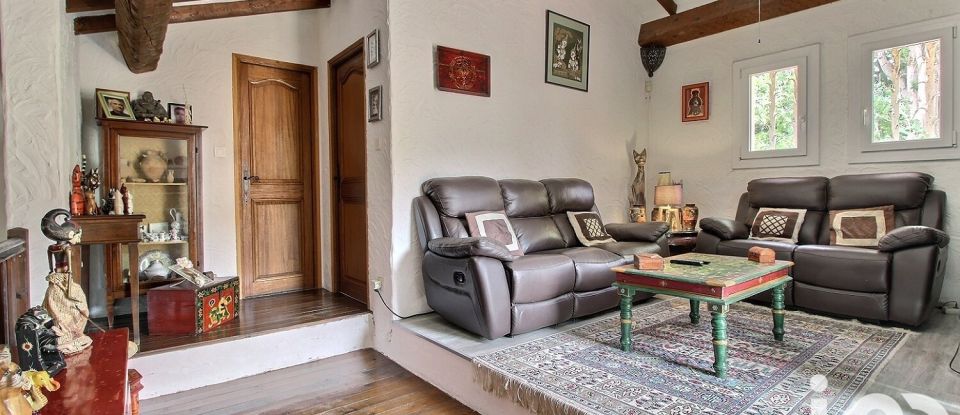 Maison traditionnelle 6 pièces de 140 m² à Évenos (83330)