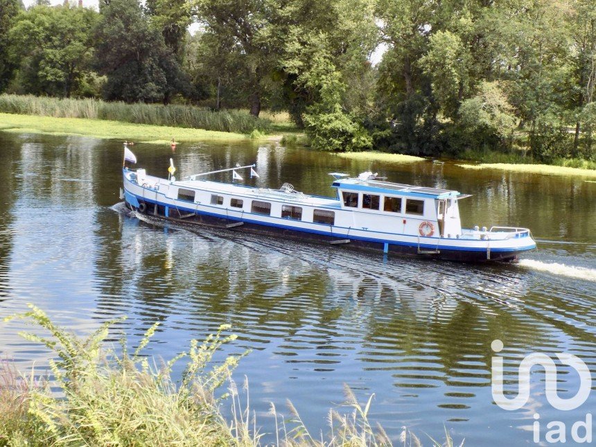 House boat 2 rooms of 46 m² in Saint-Mammès (77670)