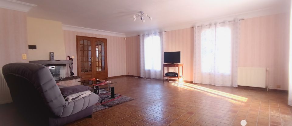 Maison 4 pièces de 171 m² à Naves (19460)