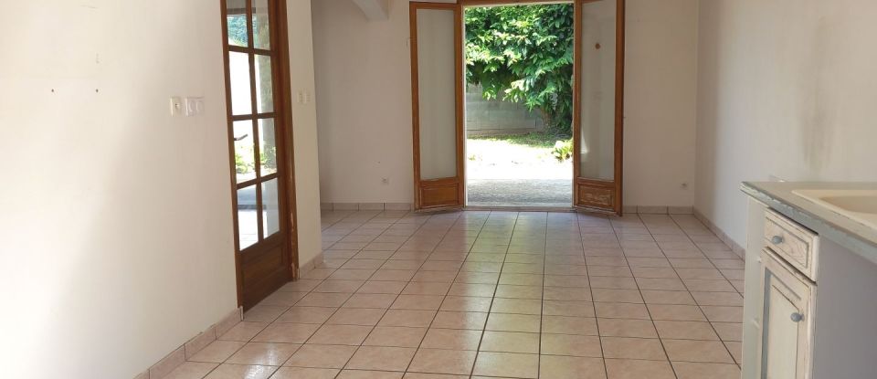 House 4 rooms of 81 m² in Châbons (38690)