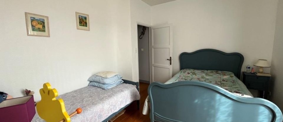 House 5 rooms of 153 m² in Saint-Pardoux-la-Rivière (24470)
